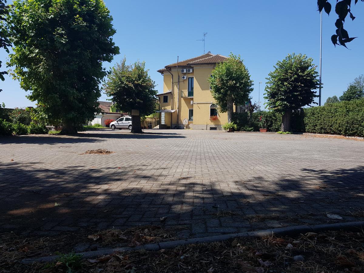 Hotel La Pendola Ozzero Экстерьер фото