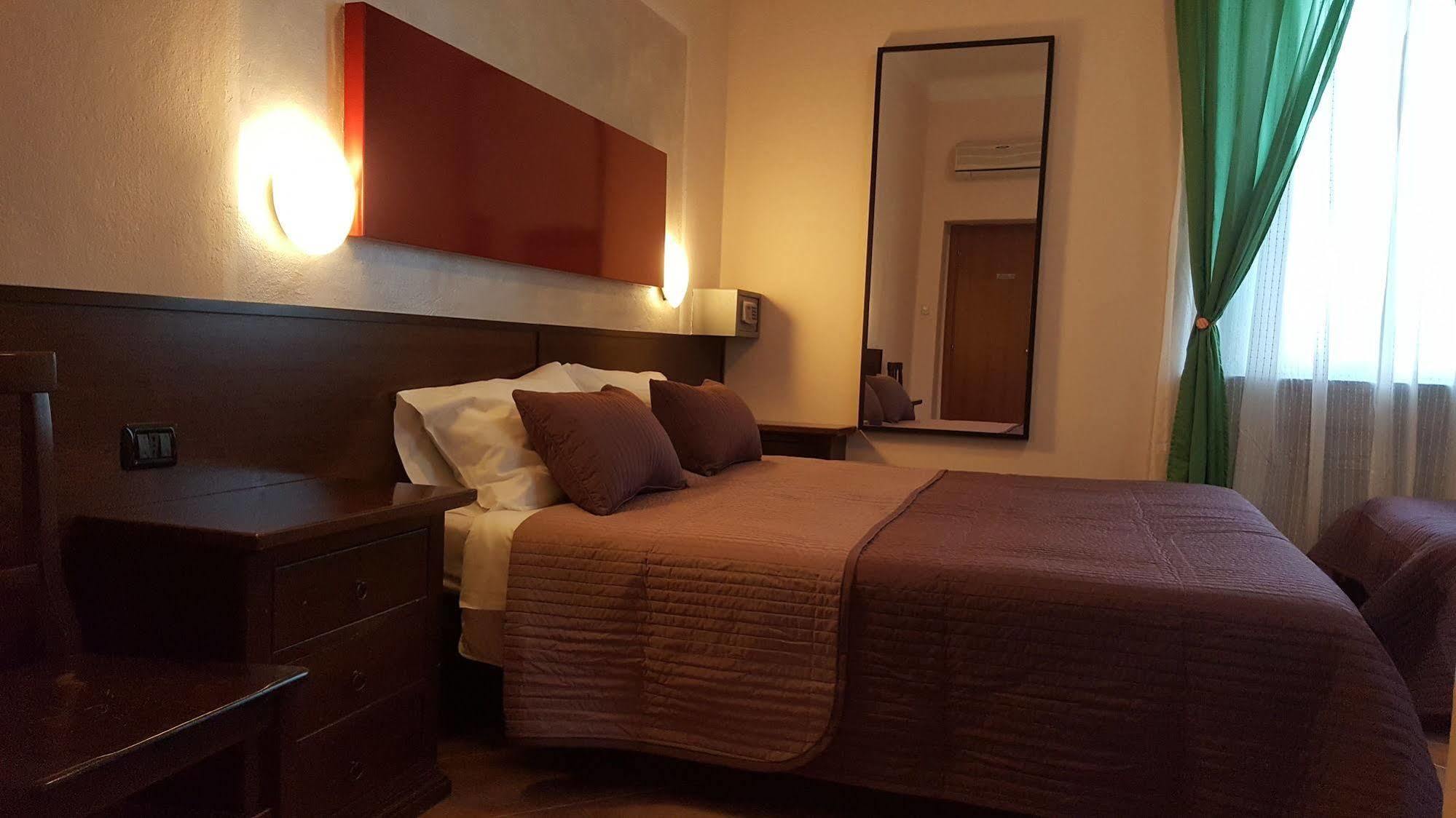 Hotel La Pendola Ozzero Экстерьер фото