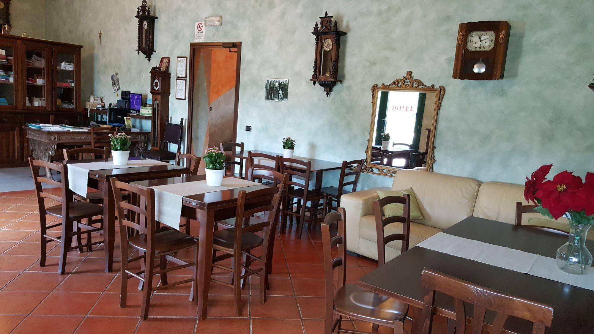 Hotel La Pendola Ozzero Экстерьер фото